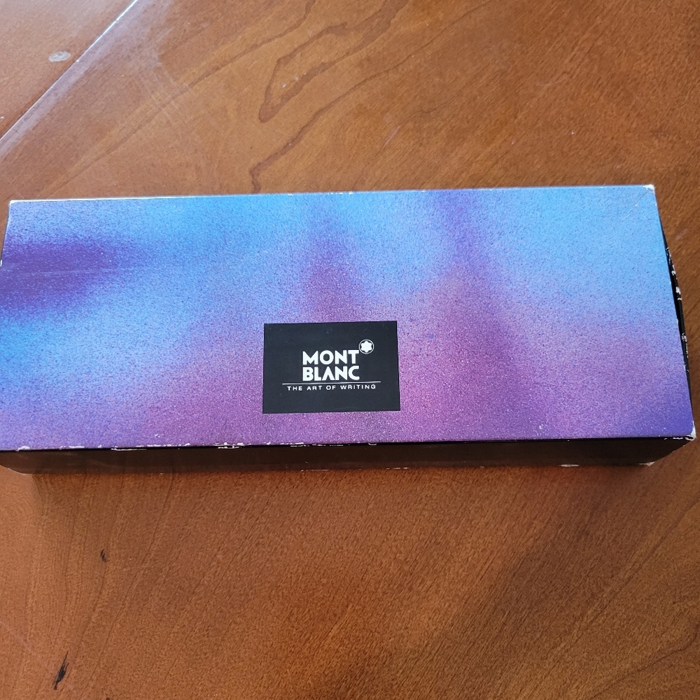 1990's Montblanc Blanc Burgandy Pen